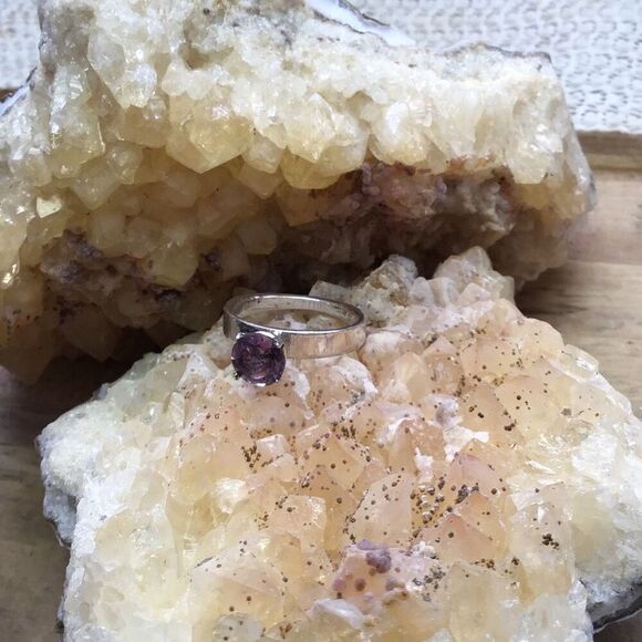 Ring, Amethyst and Sterling Silver Solitaire Ring, size 6.5, NEW, Handmade - Picture 5 of 7